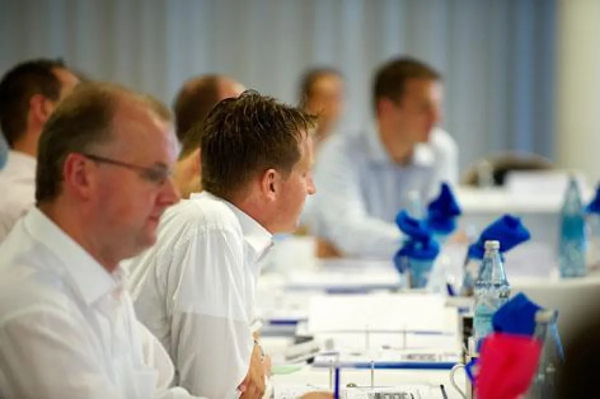 Auch Unternehmen haben erkannt, wie sehr ihnen der EMBA TM bei der Führungskräfteentwicklung helfen kann. Das zeigt sich darin, dass sich bei den meisten Teilnehmern der Arbeitgeber an dem zeitaufwend