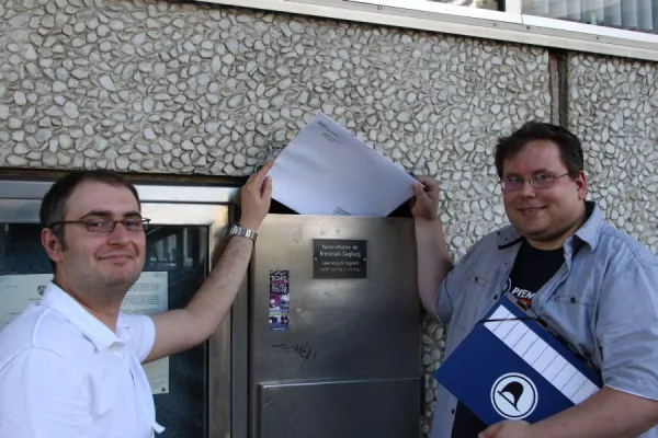 Bild: Crew Siegburgpiraten stellt Bürgerantrag für mehr Transparenz des Siegburger Stadtrates