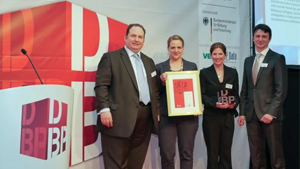 ConVista-Vertreter nehmen den Deutschen Bildungspreis 2013 entgegen