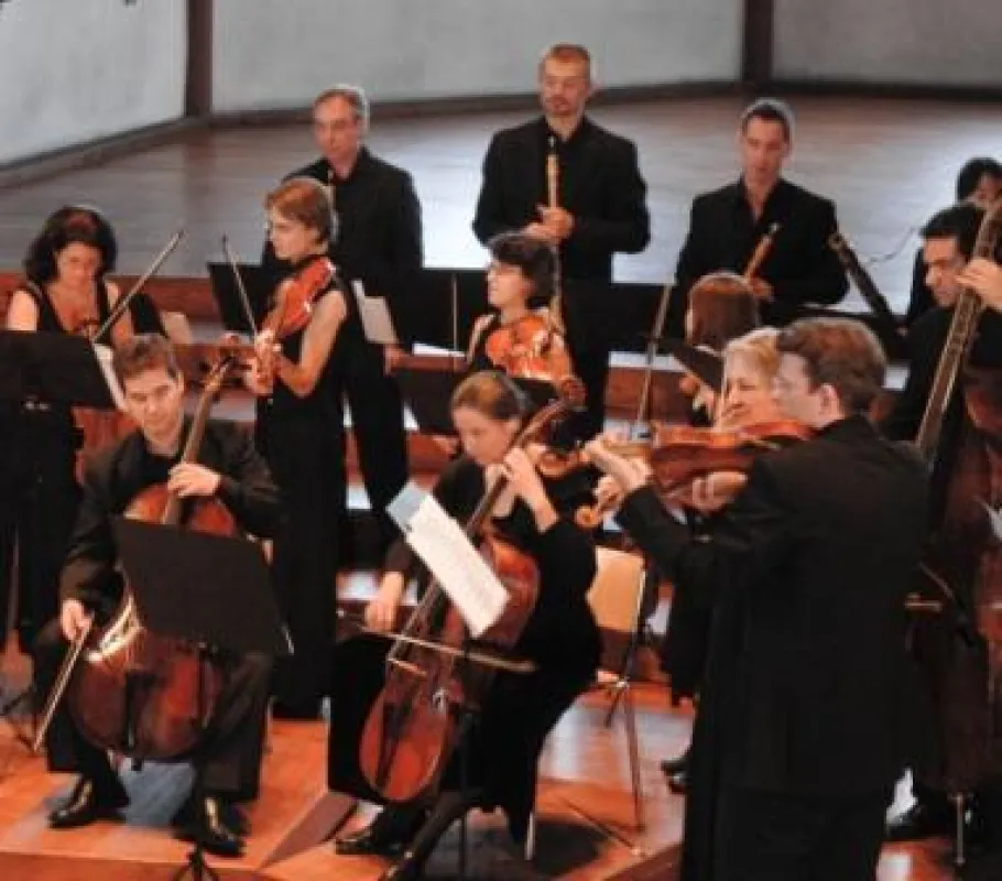 In alter Stimmung, auf rekonstruierten Originalinstrumenten und mit einer dem Geist der Urtext-Partituren nachempfundenen Spielweise erweckt Capriccio in Basel und Zürich den historischen Klang der Be
