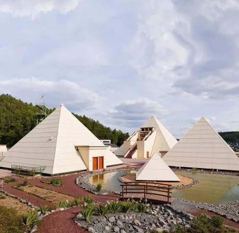 43 Aussteller präsentieren sich und ihre Fertigkeiten beim Galileo-Markt in den Sauerland-Pyramiden Bild: 43 Aussteller präsentieren sich und ihre Fertigkeiten beim Galileo-Markt in den Sauerland-Pyramiden