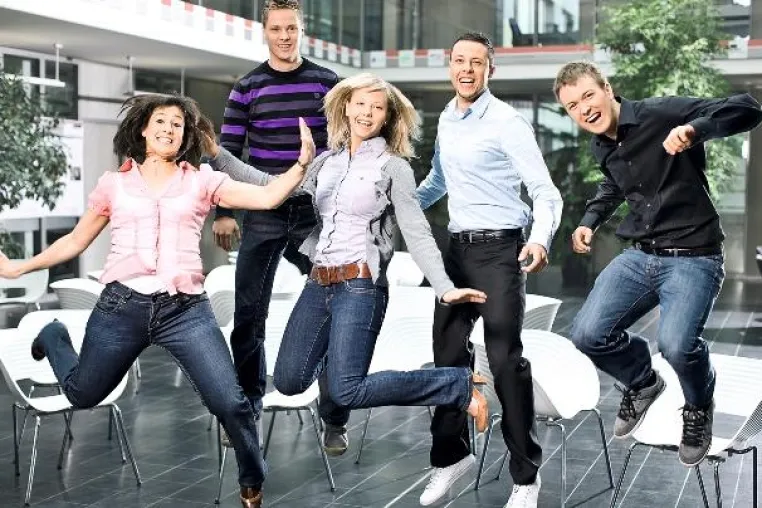 Bewerbungsfrist für Ausbildungsplätze 2012 bei der AutoVision GmbH läuft noch bis zum 28. Februar Bild: Bewerbungsfrist für Ausbildungsplätze 2012 bei der AutoVision GmbH läuft noch bis zum 28. Februar