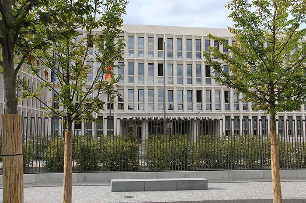 Bundesministerium des Innern mit Kapillarrohr Heiz-Kühldecke