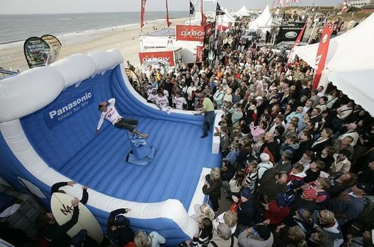 Panasonic freut sich darauf, Sie am Surfsimulator oder Panasonic Stand begrüßen zu dürfen!