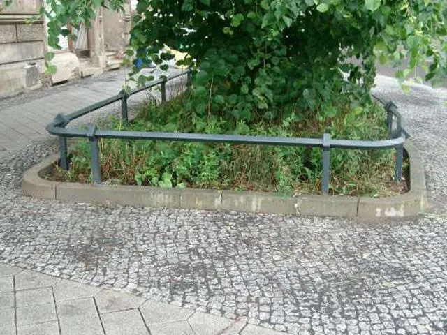 Bild: Das Rabattengeländer Holstein der Thieme GmbH zeichnet sich durch individuelle Geländerverläufe aus