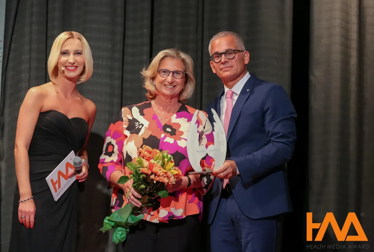 Moderatorin Susanne von Hopffgarten (links), Helga Lüngen Dr. Stefan Zimmer