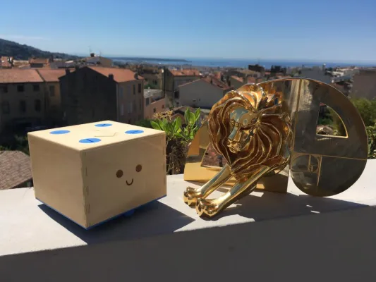 Cubetto, das Programmier-Spielzeug ohne Bildschirm, gewinnt einen Gold-Löwen in Cannes Bild: Cubetto, das Programmier-Spielzeug ohne Bildschirm, gewinnt einen Gold-Löwen in Cannes