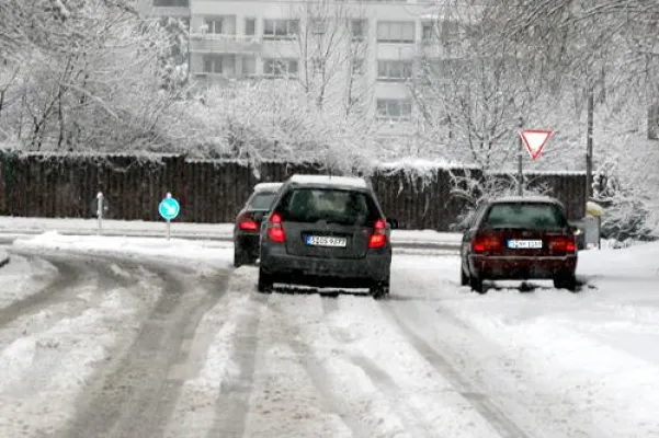 Bild: Antiblockiersystem hilft auf Schnee nur eingeschränkt