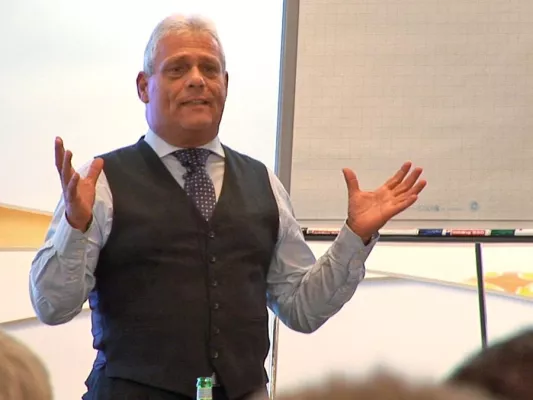 Bild: Hotelschule Rostock und roomnight starten Zusammenarbeit