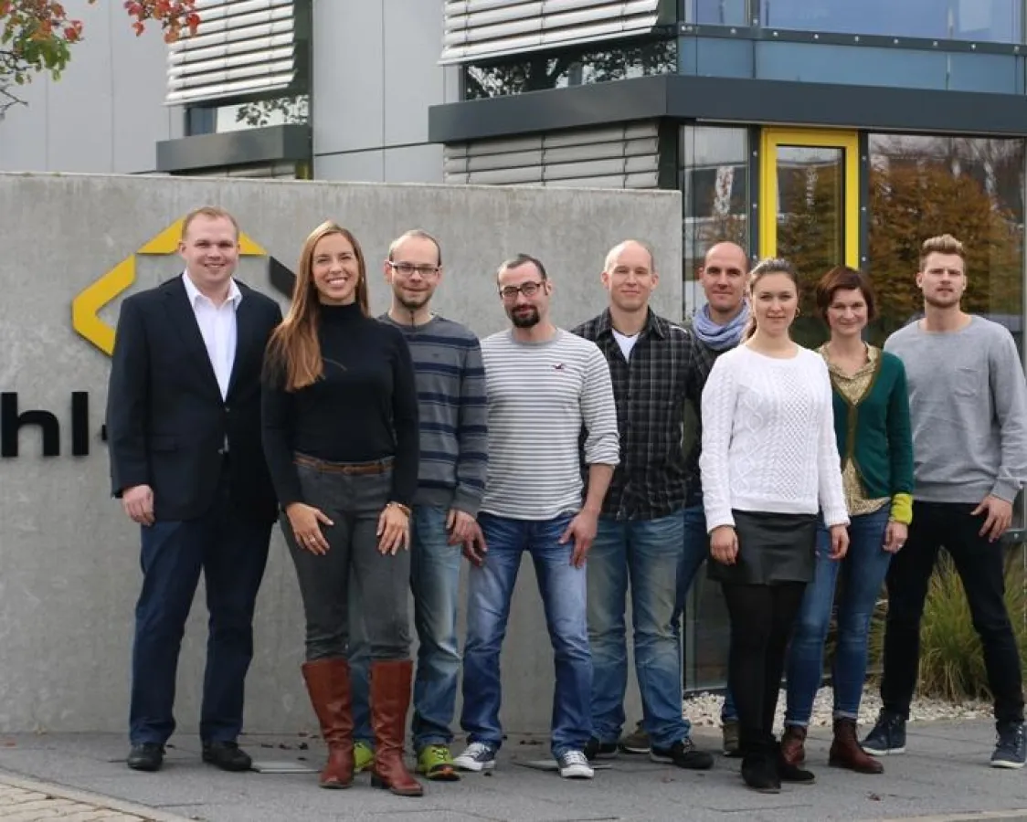 (Foto: hl-studios, Erlangen): Neun von den 21 neuen Mitarbeitern der letzten Monate