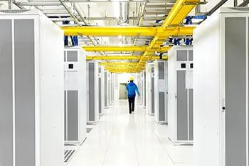Bild: Data Center Cleaning (DCC) Standard: DIN EN ISO 14644-1 Reinraumklasse 8