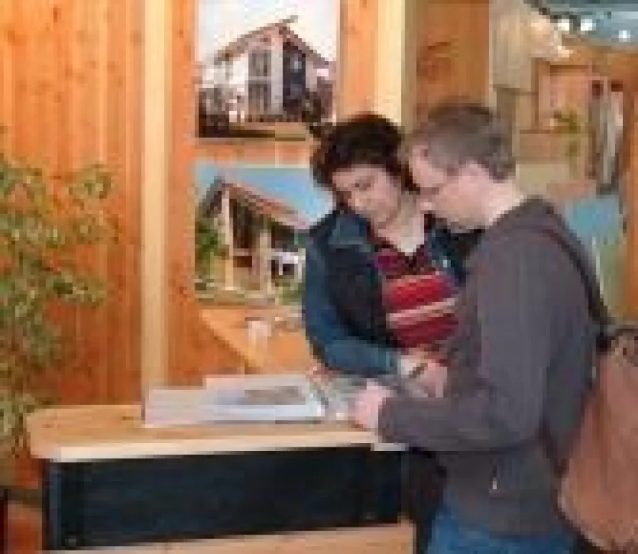 Auf der Endverbraucher-Baumesse ?HAUS | HOLZ | ENERGIE? vom 20.-22. November in Friedrichshafen bekommen Bauinteressierte umfangreiche, unabhängige Informationen. Foto: Peter Sauber Agentur