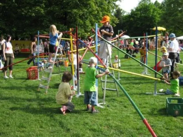 Bild: Eröffnungsfest des Spielsommers 2011 im Hirschgarten