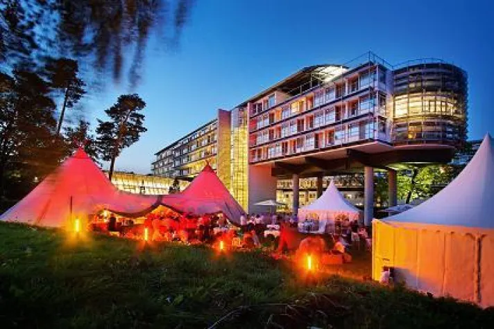 Ungewöhnliche Feiern- der Winter kann kommen Bild: Ungewöhnliche Feiern- der Winter kann kommen