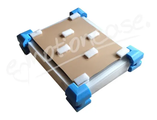 Bild: emotioncase Vitrinen und Hoffmann Verpackung entwickeln neue Verpackungslösung