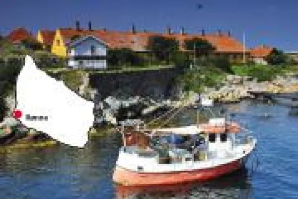 Bild: Kultur und Sonne auf dem herbstlichen Bornholm
