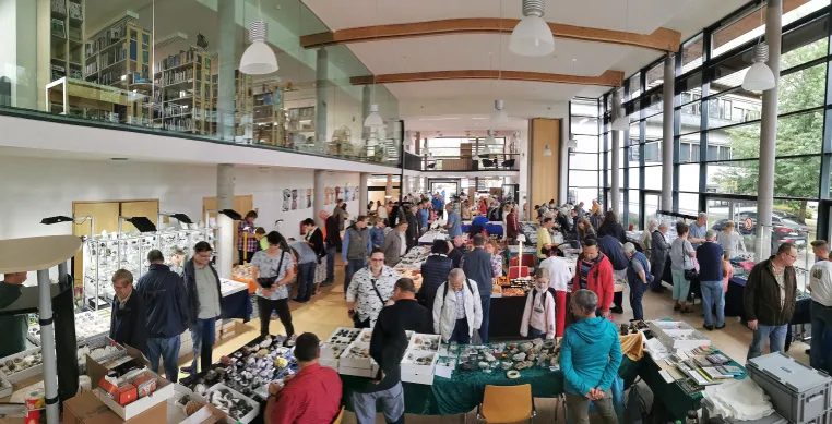 Bild: Mineralien- und Fossilienbörse am Bergmannstag in Brotterode-Trusetal
