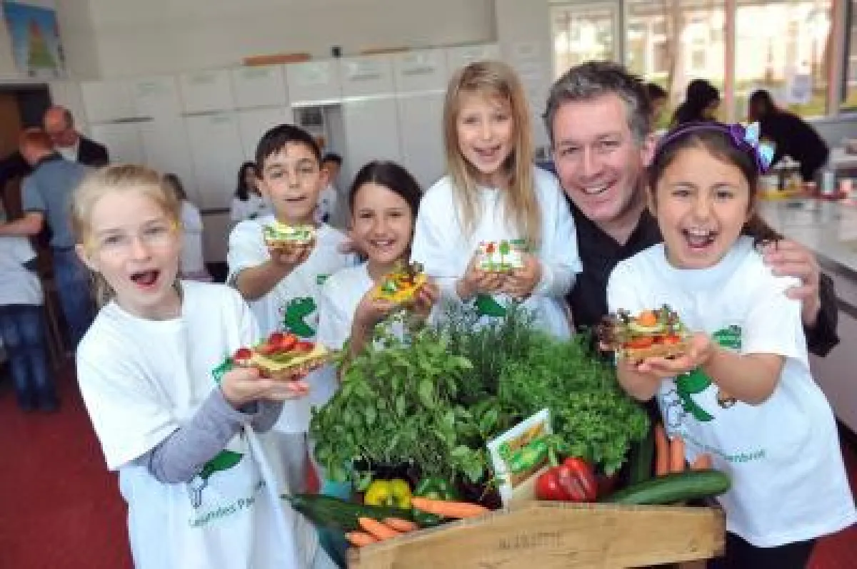 Münchner Schüler mit Starkoch Shane McMahon
