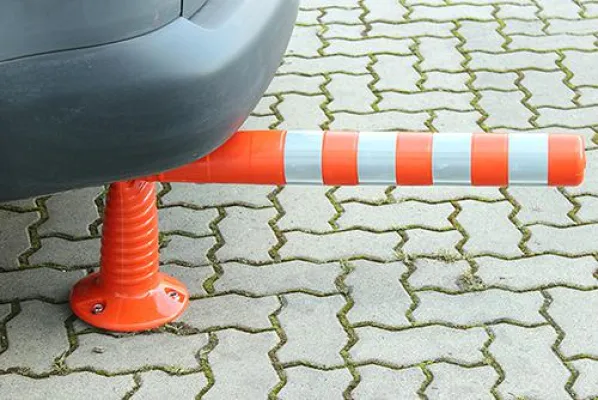 Bild: Flexible Absperrpfosten aus Polyurethan