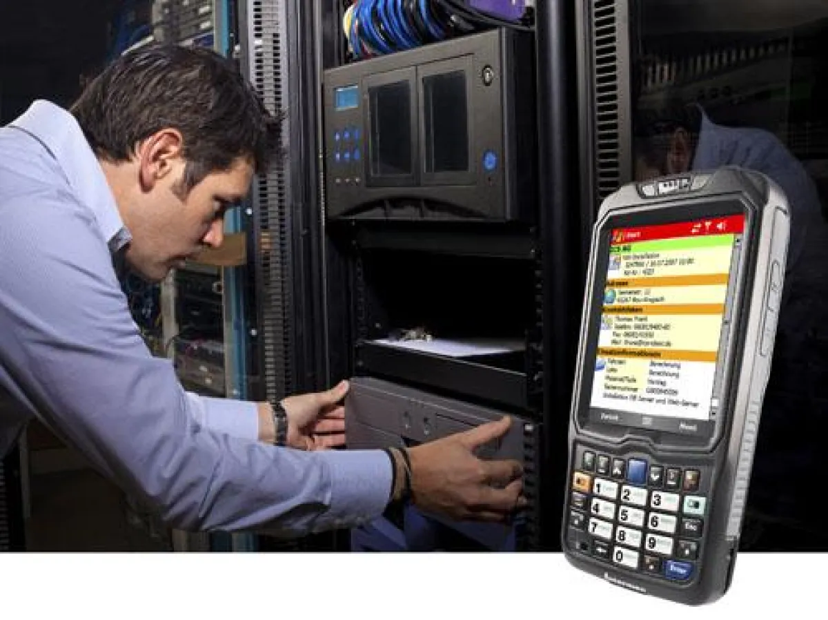 Bei Installation und Wartung von DV-Systemen  durch den Service-Außendienst lassen sich mit der Branchenlösung 4mobile SERVICE und kompakten Handterminals, wie z.B. dem Intermec CN50, deutliche Zeitei