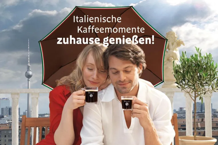 Bild: Die Gefährten schaffen italienische Kaffeemomente am POS für Senseo