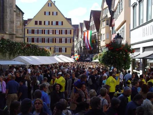 Bild: Der Süden zu Gast in Tübingen - Altstadtgassen verwandeln sich in ein mediterranes Schlaraffenland