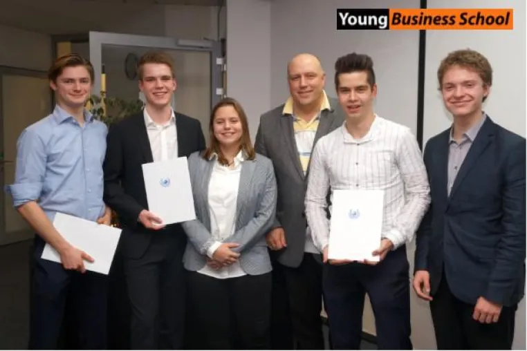 Bild: Fernstudium schon parallel zur Schule – den Bachelor vor dem Abitur mit der Young Business School Heidelberg