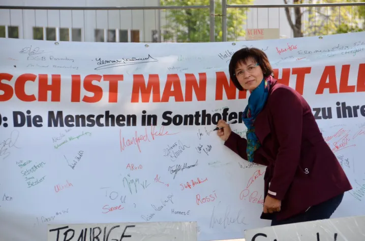 Bild: Ulrike Müller unterstützt Arbeitskampf bei Voith in Sonthofen