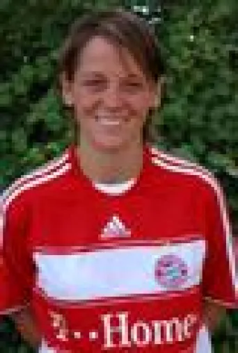 Bild: Frauenfussball-Nationalspielerin Bianca Rech mit der Militär-Nationalmannschaft in Indien