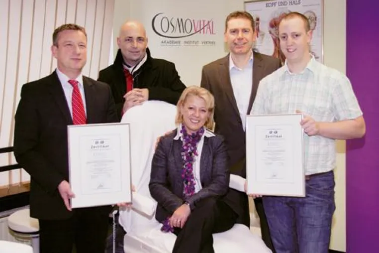 Bild: COSMOVITAL - Mit Bildungsgutschein zum Traumberuf