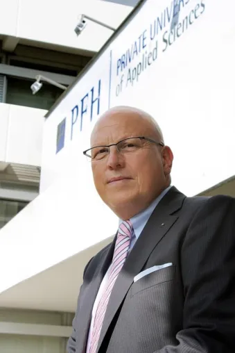 PFH-Studie zu Arbeitswelten 2020: Erwartungen an das Berufsleben der Zukunft Bild: PFH-Studie zu Arbeitswelten 2020: Erwartungen an das Berufsleben der Zukunft