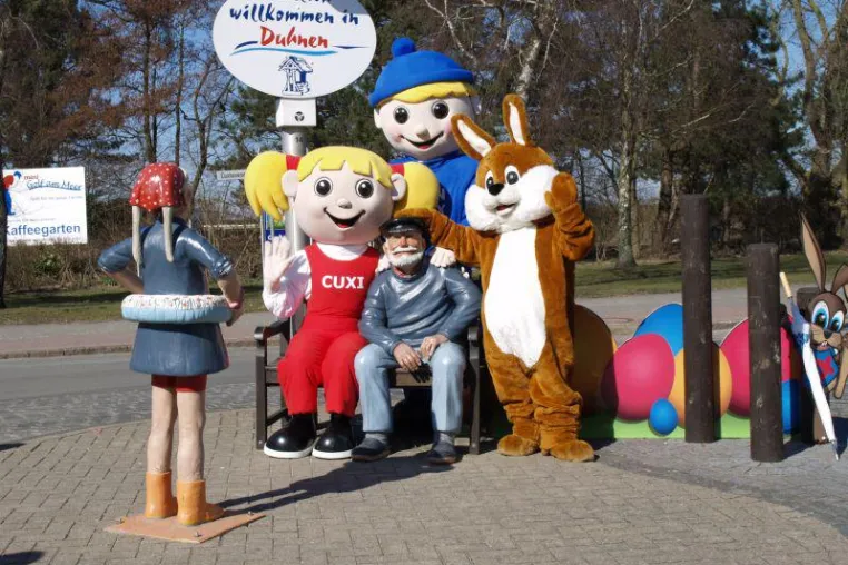Bild: Osterhasenparty und Cuxhavener Fischerfest