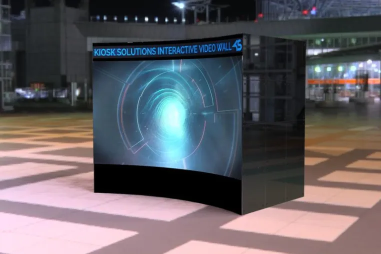 Bild: ISE 2015: Kiosk Solutions setzt riesige gebogene, interaktive Videowand in den Messefokus