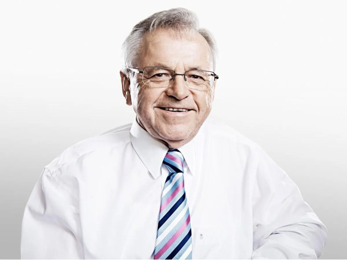 Firmengründer Wiestaw Kramski scheidet Ende 2014 aus der Geschäftsleitung aus.