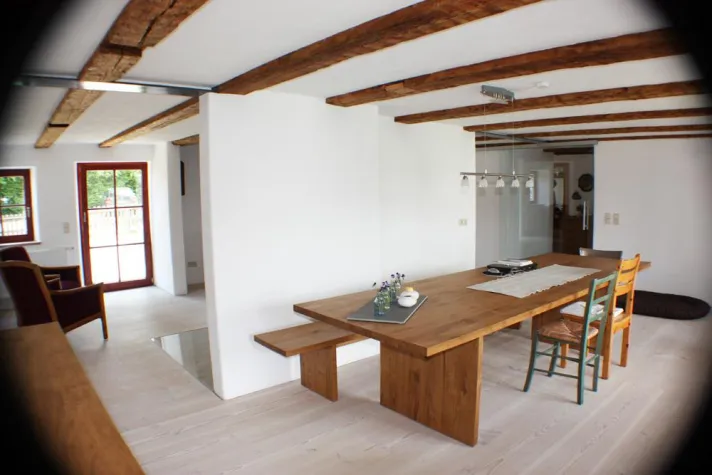 Bild: Moderner Wohnraum im historischen Reihenhaus