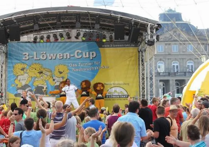 Bild: 2schneidig live in Stuttgart beim 12. Juventus Kinderfestival