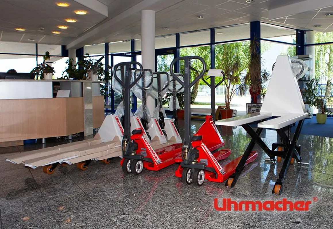 Handhubwagen von Uhrmacher ©LL Werbeagentur Hamburg