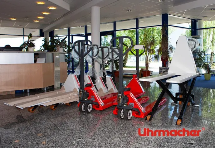 Bild: Handgabelhubwagen - der sichere Umgang