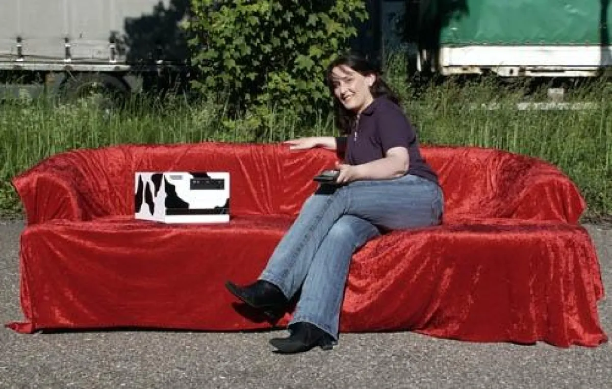 Hedron Multimedia Cow - komplettes Entertainment in nur einem Gerät mit nur einer Fernbedienung