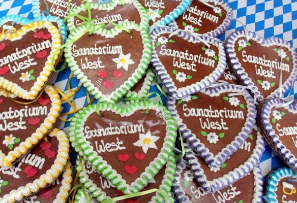 Oans, zwoa, g’suffa! Zünftiges Oktoberfest in Berlin-Lankwitz Bild: Oans, zwoa, g’suffa! Zünftiges Oktoberfest in Berlin-Lankwitz