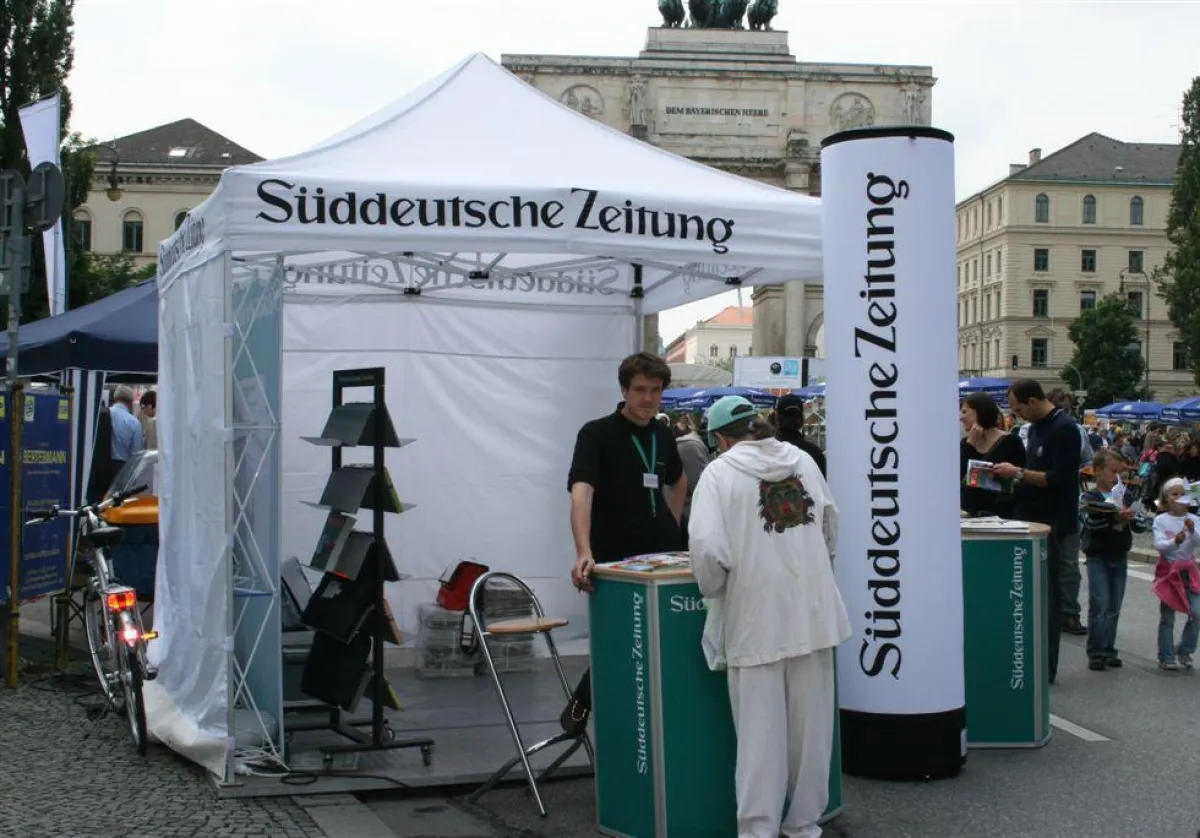 ECOTent mit Leuchtsäule