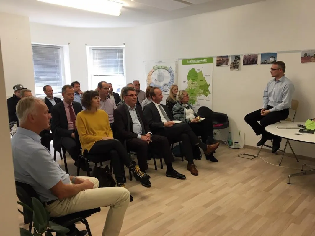Knapp 20 Unternehmer/Innen waren zu Gast bei Link Innovation