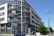 Bild: Dresden: DIP-Partner AENGEVELT vermittelt Möbelfachgeschäft “Bilira“ ersten Showroom in Deutschland