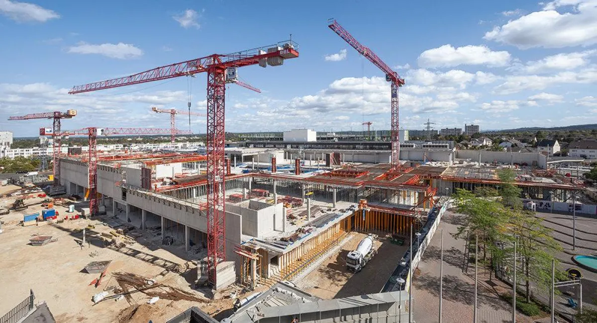 Für das Einkaufszentrum wurden in 10 Monaten Rohbauzeit 37.000 m³ Beton und 5.000 t Stahl verbaut.