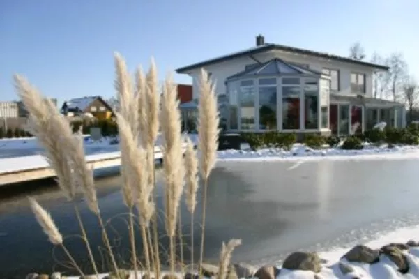 Bild: Im Wintergarten die Natur genießen