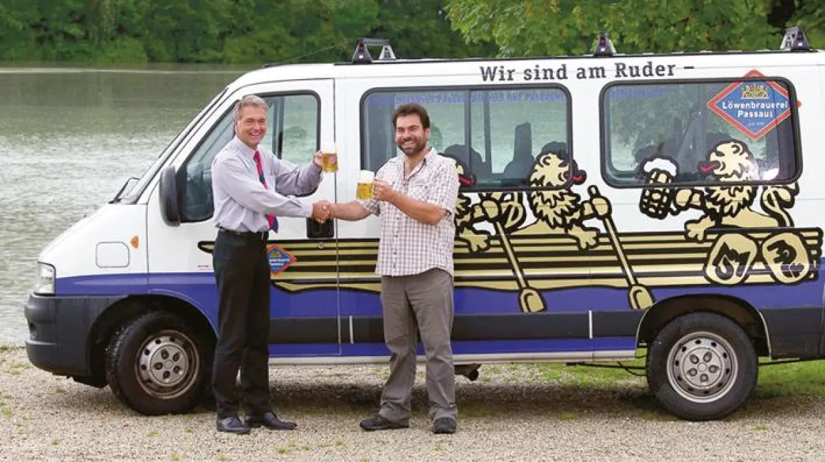 Gemeinsam am Zug: Ruderverein-Kasinopächter Anton Stiebler und Braumeister Wolfgang Saller