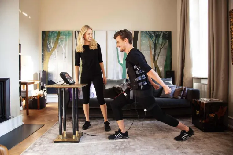 Bild: EMS zu Hause: Fit, straff und schlank in Corona-Zeiten