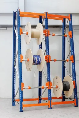 Kabeltrommeln platzsparend und sicher lagern Bild: Kabeltrommeln platzsparend und sicher lagern