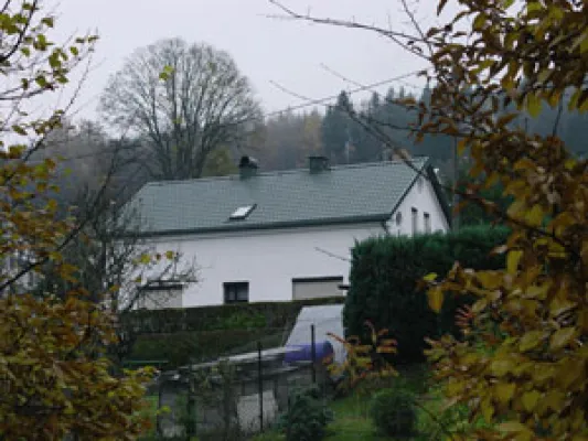 Bild: Metalldach trotzt der stärksten Böe – Mit Luxmetall sicher durch die Sturmsaison