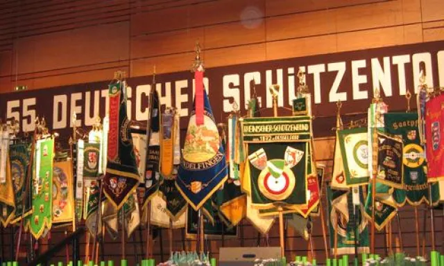 Bild: Entscheidung des Bundesfahnenwettbewerbs beim 55. Deutschen Schützentag